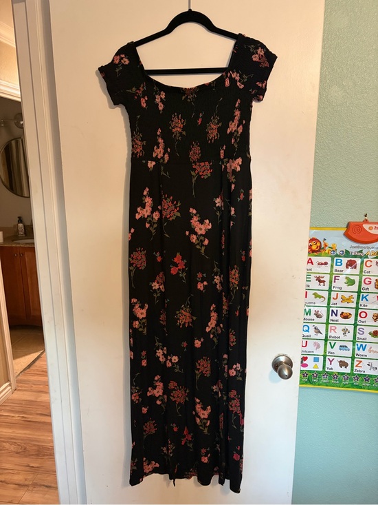 Express Dresses & Skirts - Express Black Maxi Dress with Pink Floral Print